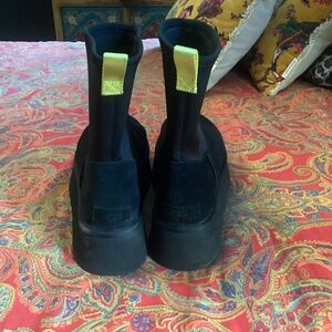 UGG size 9 Black